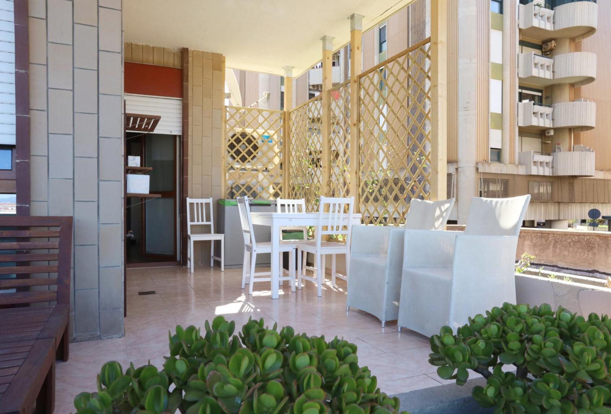 Jitaku Maine Apartment Cagliari Ngoại thất bức ảnh