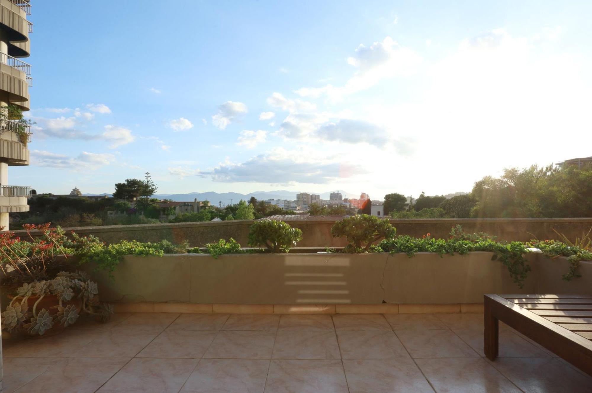 Jitaku Maine Apartment Cagliari Ngoại thất bức ảnh